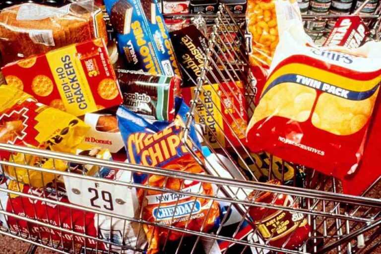 In most grocery stores, you'll find more ultra-processed snack options than healthy ones, which can make it hard to make better choices. But investing in your health is important, so do your research!