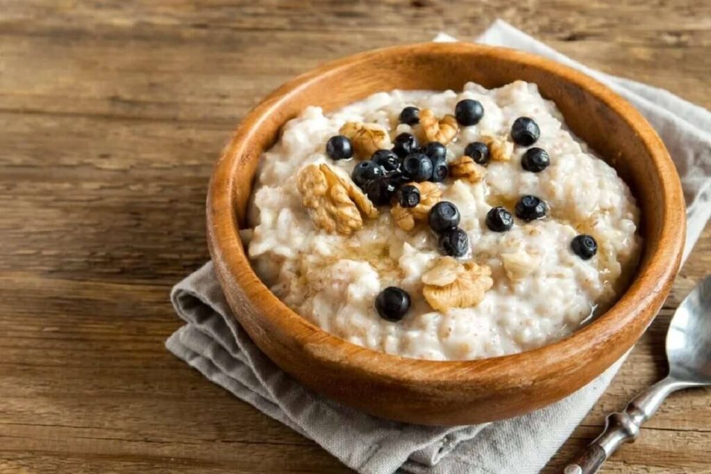 Try Bedtime Snacks Like Oatmeal, Bananas, and Almonds for Better Rest