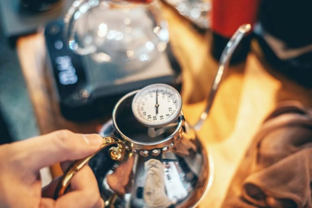 How to make your coffee less bitter by using the right temperature 