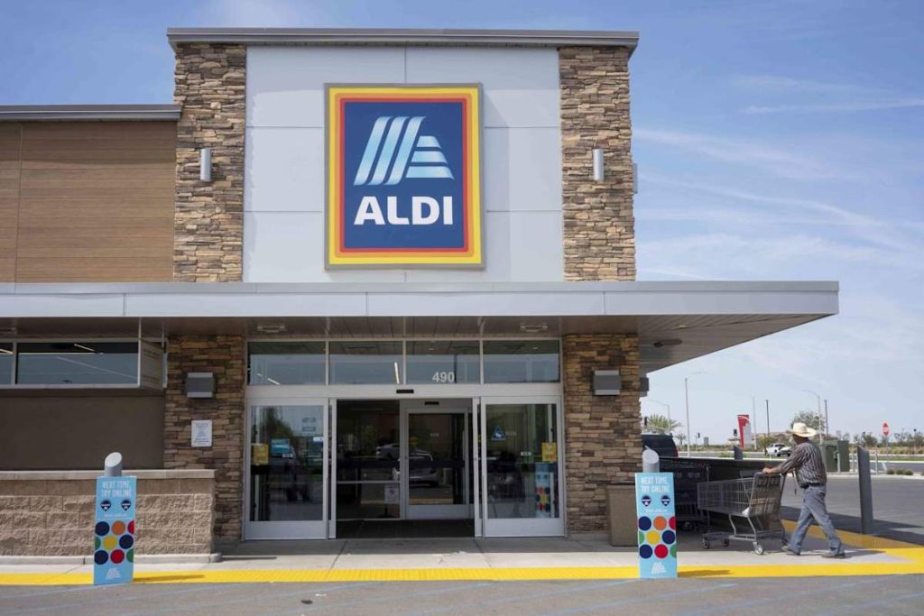 The facade of an Aldi outlet