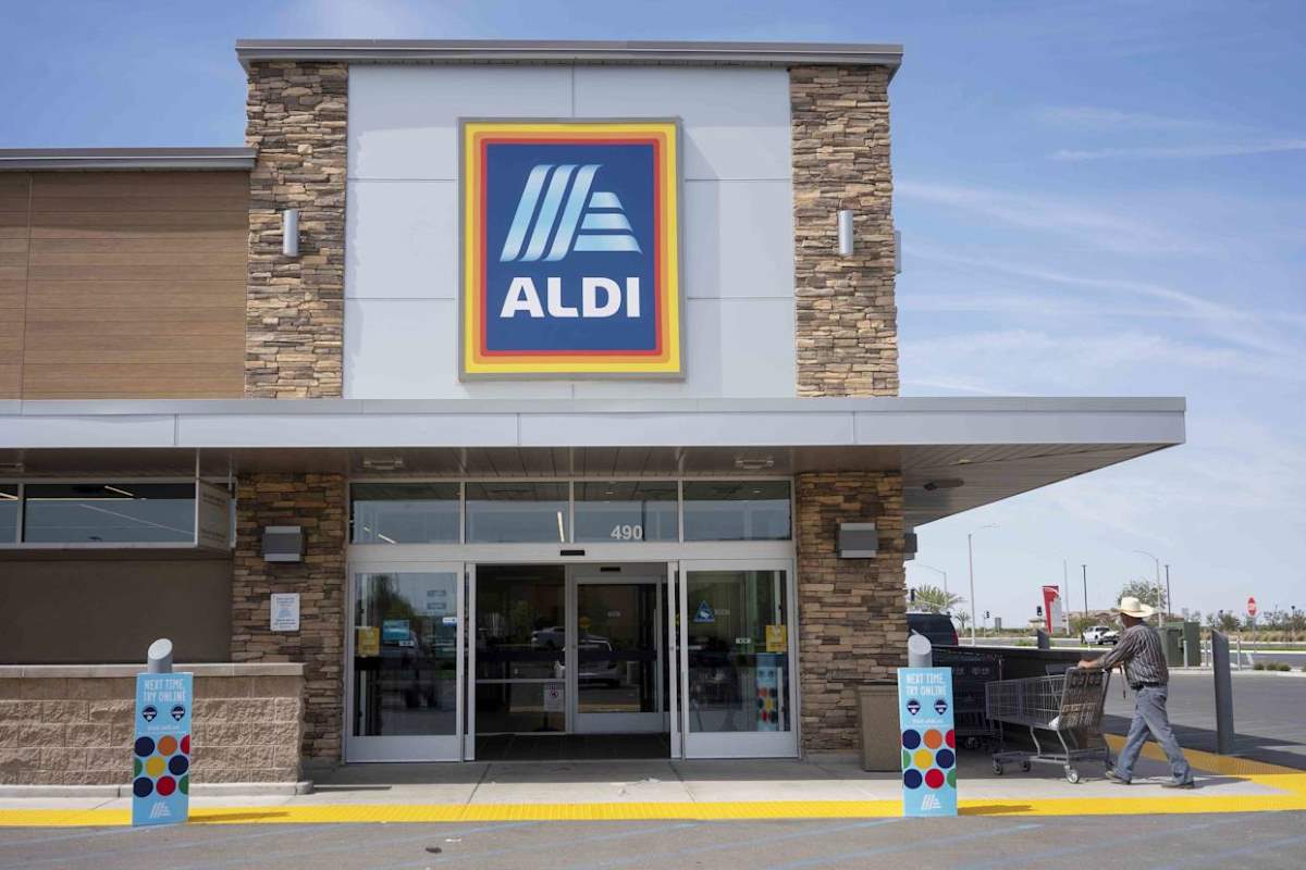 The facade of an Aldi outlet