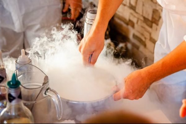 Making ice cream with liquid nitrogen