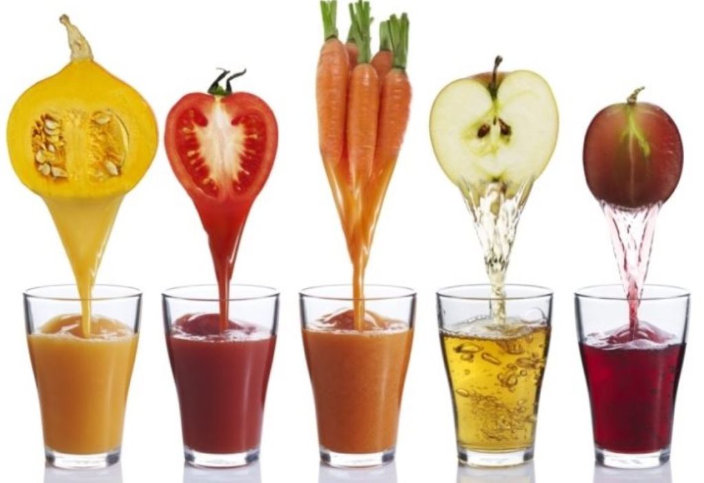 Fruits and vegetables with different colors