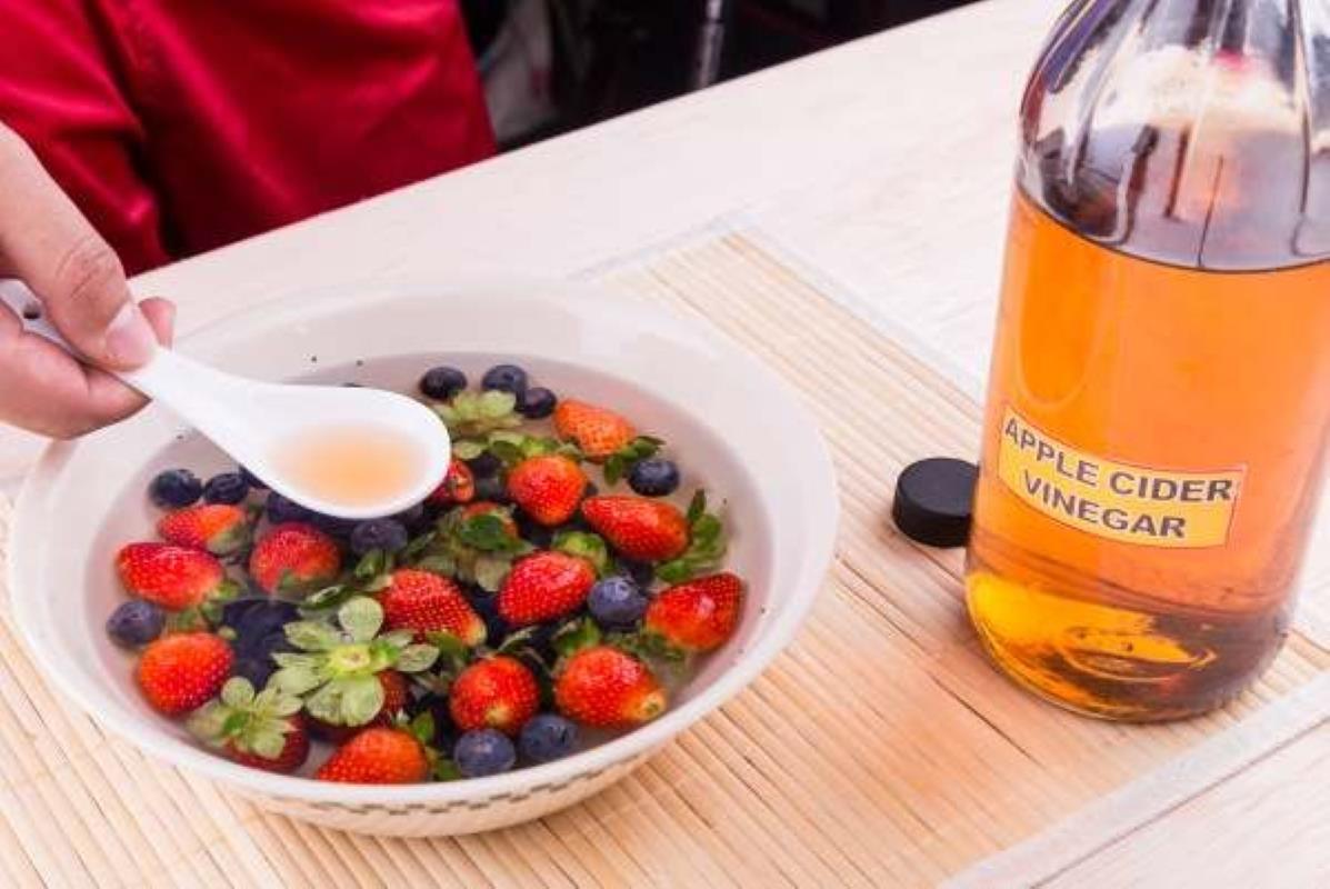 Does Apple Cider Vinegar Go Bad? Or Does It Last Forever?